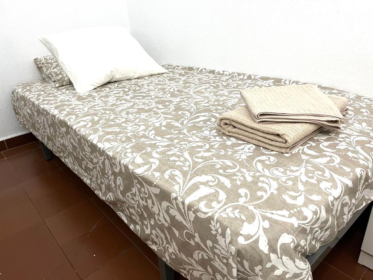 Camp Nou Apartment Wifi — Photos 1